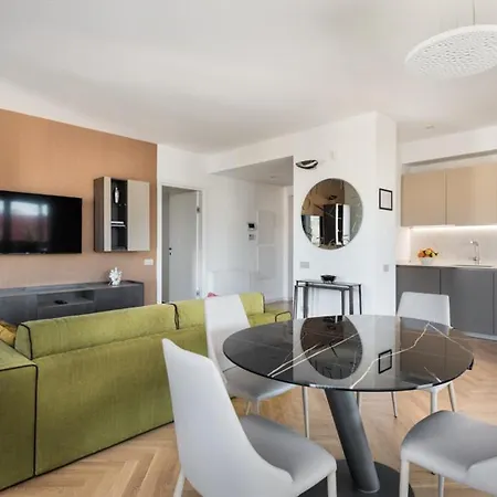 Idyllia - Lumina Rooftop Penthouse In Trastevere Apartment *
