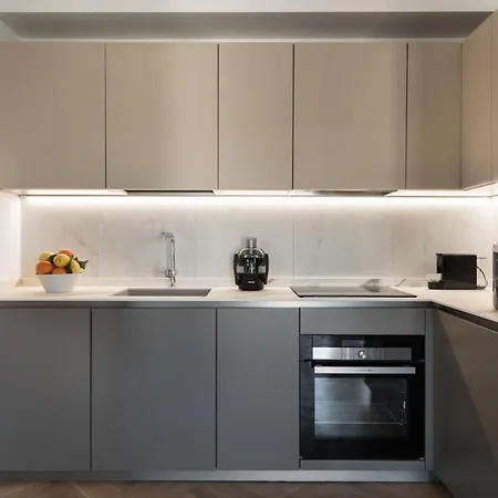 Idyllia - Lumina Rooftop Penthouse In Trastevere *