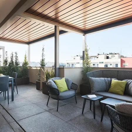 Idyllia - Lumina Rooftop Penthouse In Trastevere Apartment