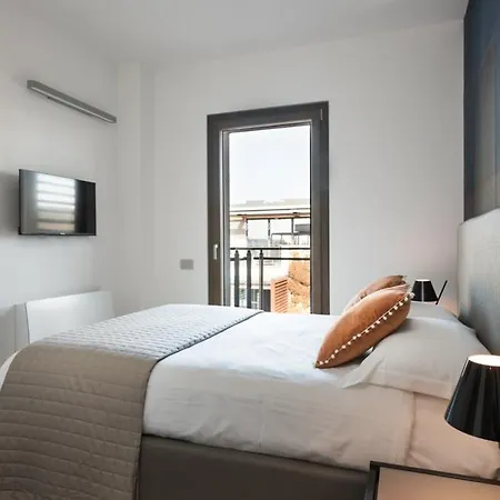Idyllia - Lumina Rooftop Penthouse In Trastevere Apartment