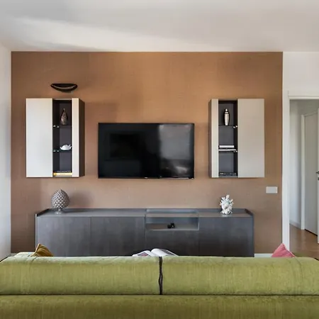 Idyllia - Lumina Rooftop Penthouse In Trastevere *