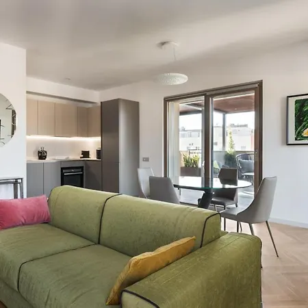 Apartment Idyllia - Lumina Rooftop Penthouse In Trastevere